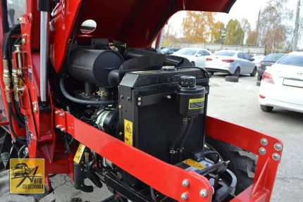 Трактор Dongfeng DF-504 с погрузчиком FEL-500